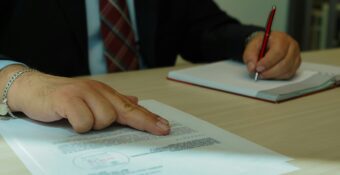 Viviendas en alquiler: ¿qué es un contrato de reserva?
