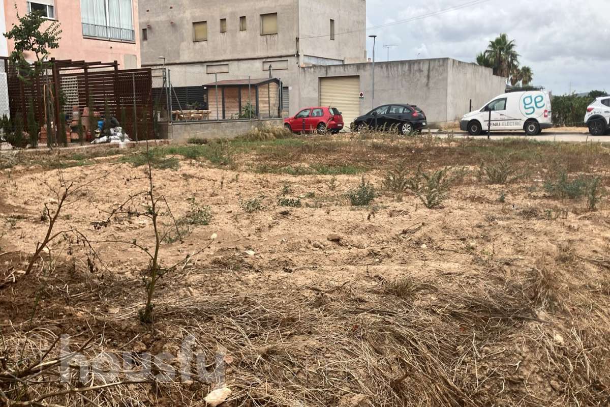 Solar en venta en CL BOSC D'EN FERRAN 4 Suelo,  Vilafranca del Penedès-0