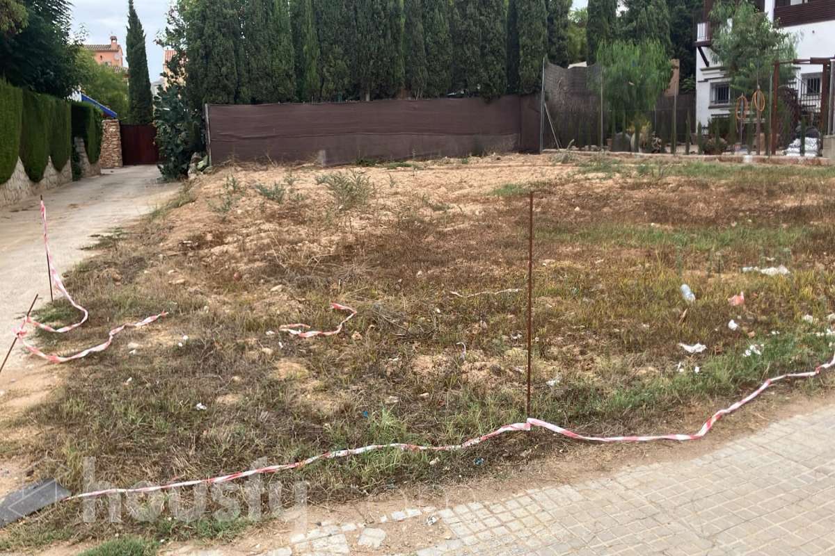 Solar en venta en CL BOSC D'EN FERRAN 4 Suelo,  Vilafranca del Penedès-2