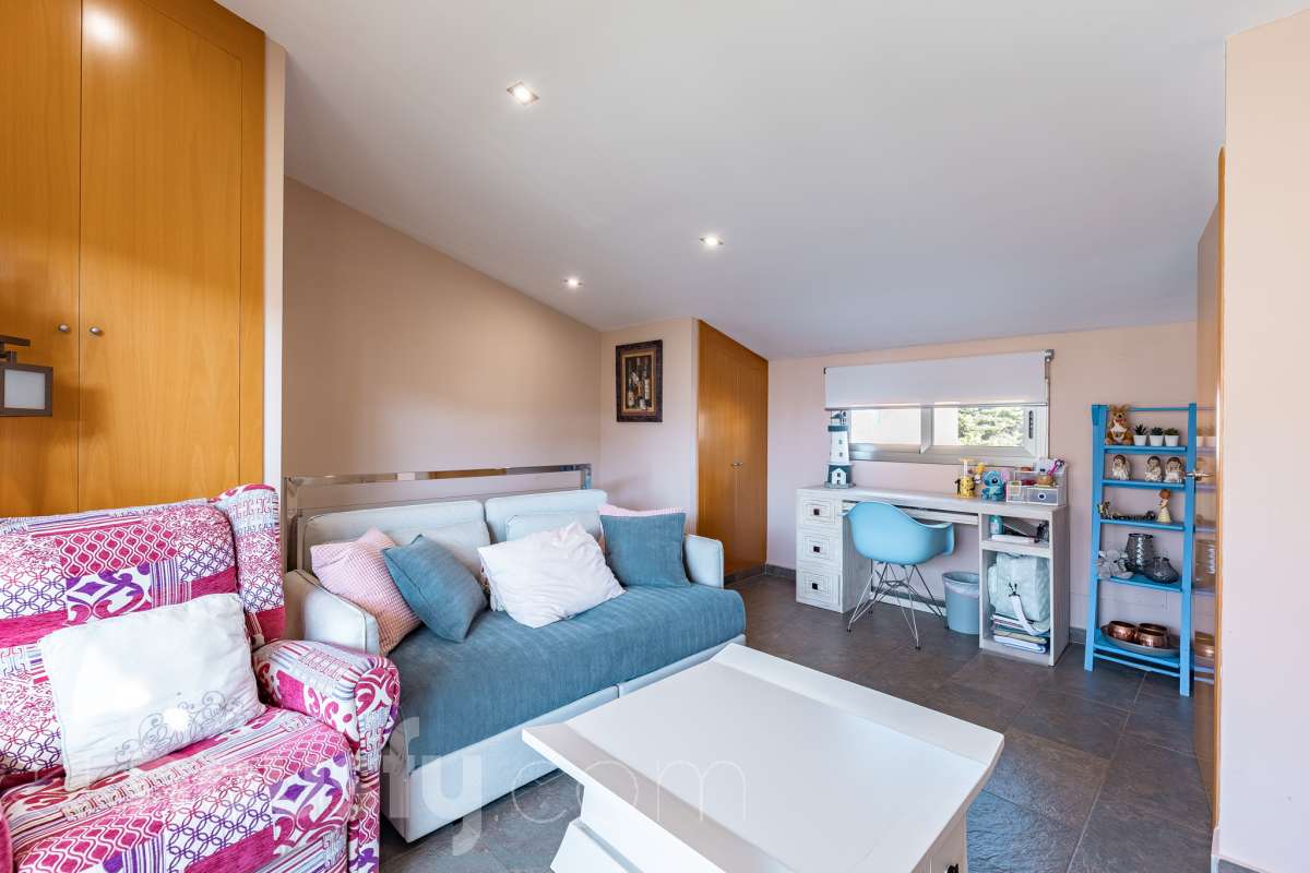 Casa en venta en Segunda Linea de Mar,  Cubelles-2