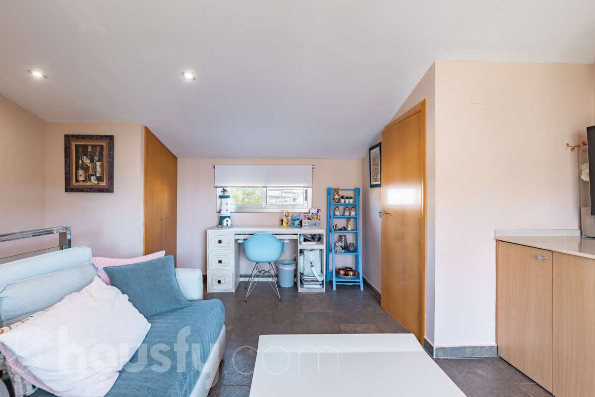 Casa en venta en Segunda Linea de Mar,  Cubelles-1