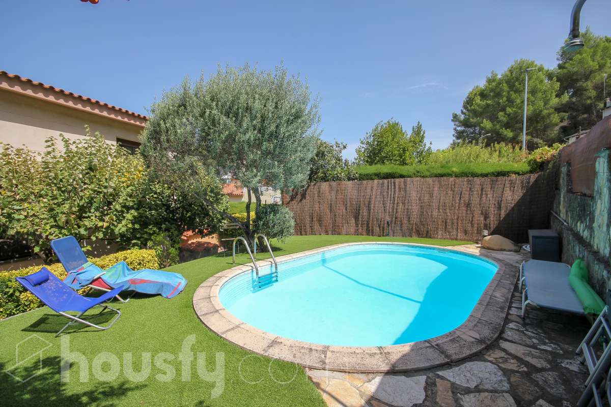 Casa en venta en Avinguda de Corbera,  Cervelló-2
