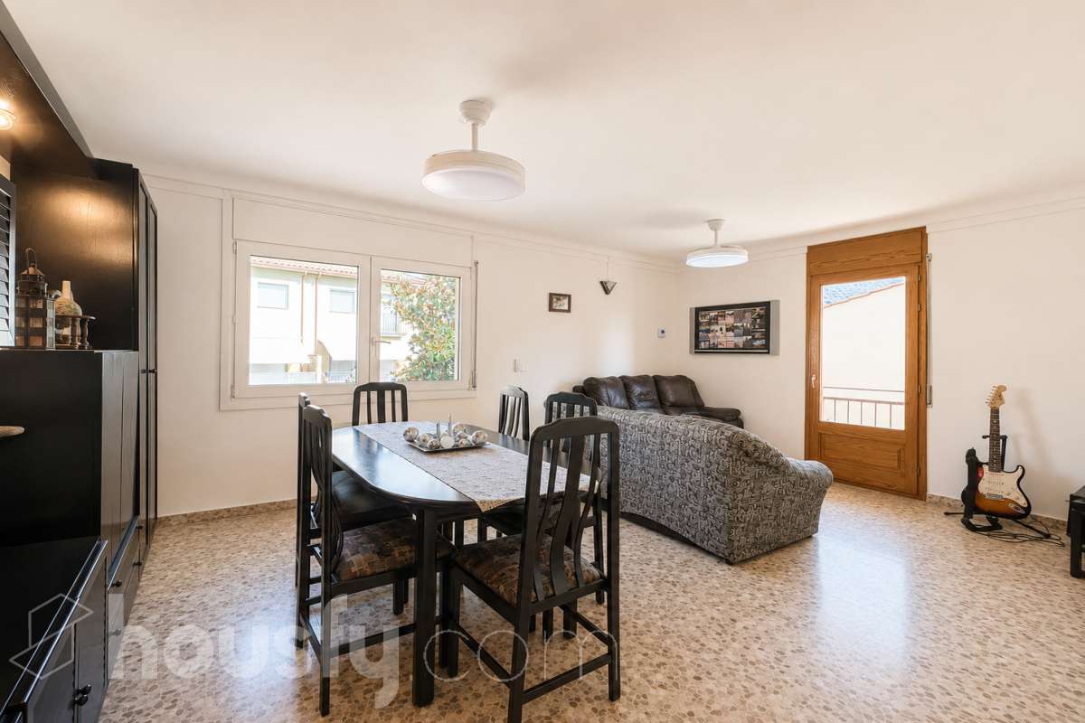 Casa en venta en Calle Guillerias,  Amer-1