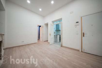 Piso en venta en Calle Tesoro, Malasaña-Universidad, Madrid-0