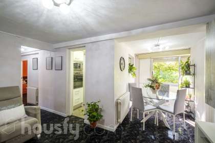 Piso en venta en Plaça de la Font Flavià, Sant Llorenç, Terrassa-0