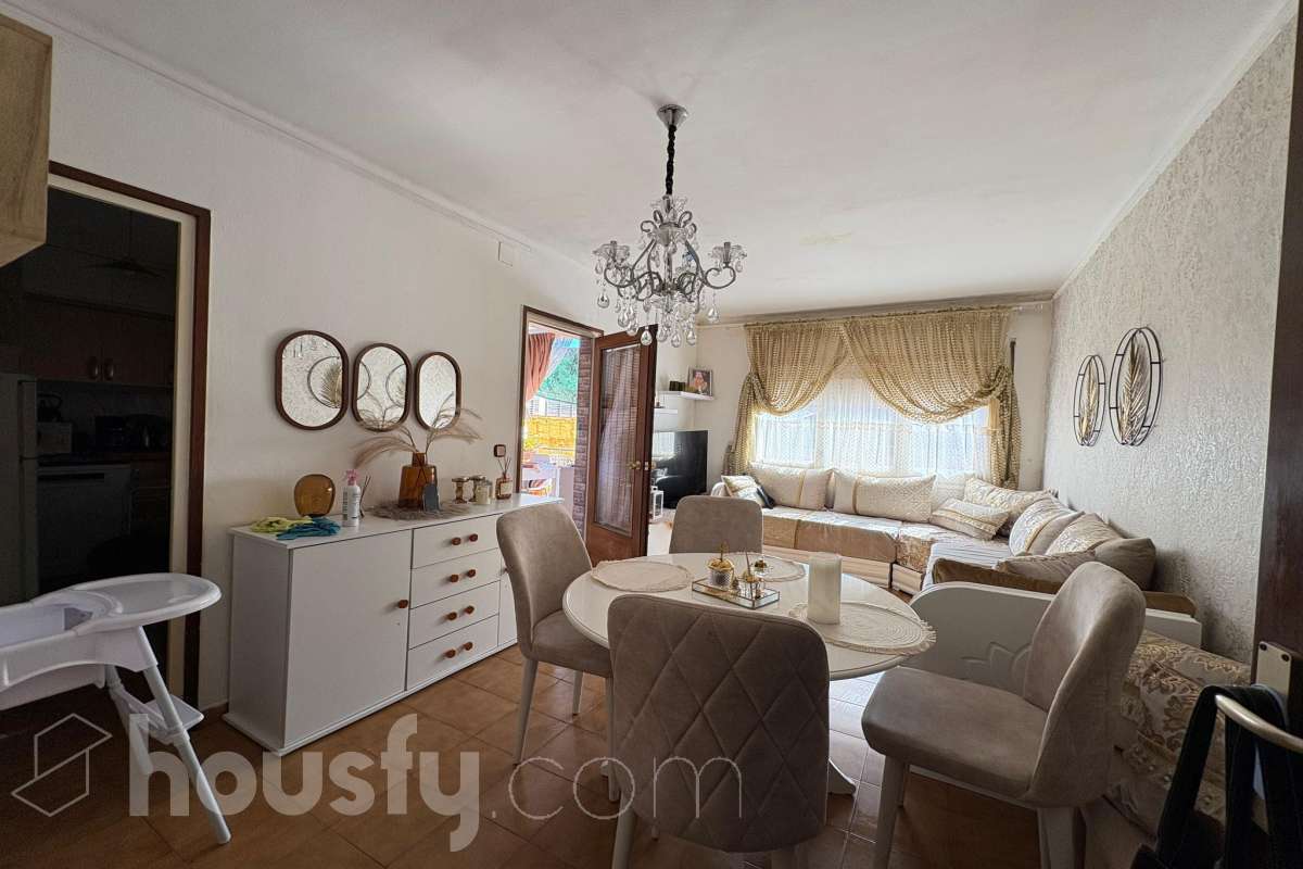 Piso en venta en Carrer Santander,  Girona-0