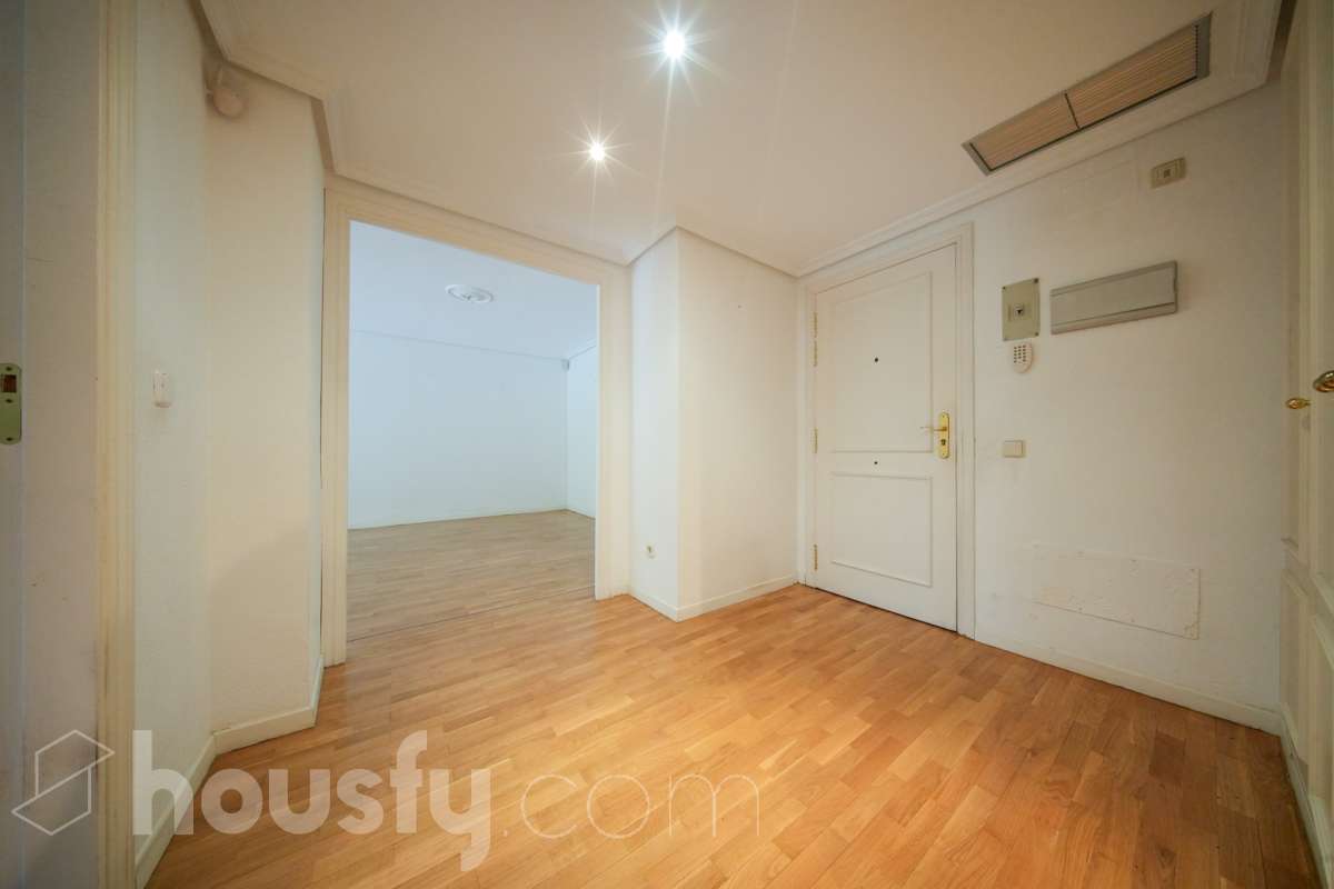 Bajo en venta en Calle Ciudadela,  Las Rozas de Madrid-1