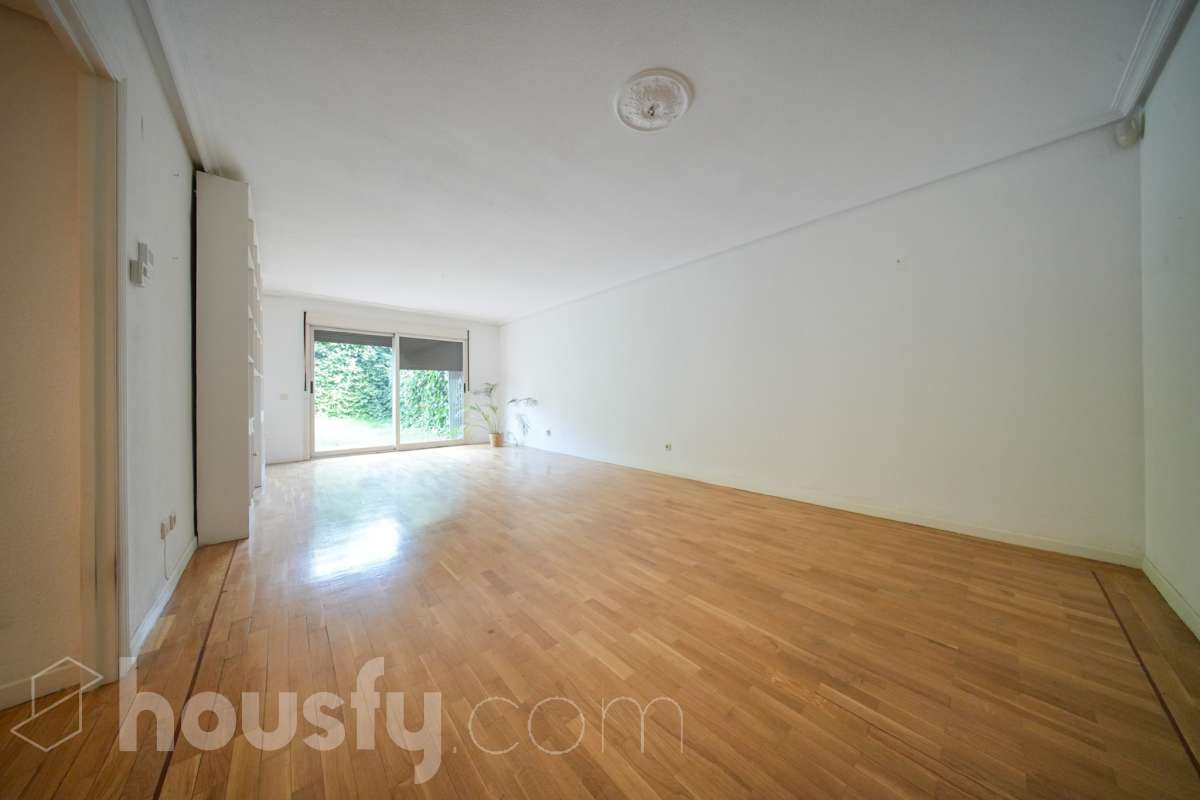 Bajo en venta en Calle Ciudadela,  Las Rozas de Madrid-2