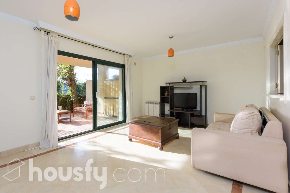 Piso en venta en Calle Luis Morales-Atalaya Rio Verde, Nueva Andalucía, Marbella-4