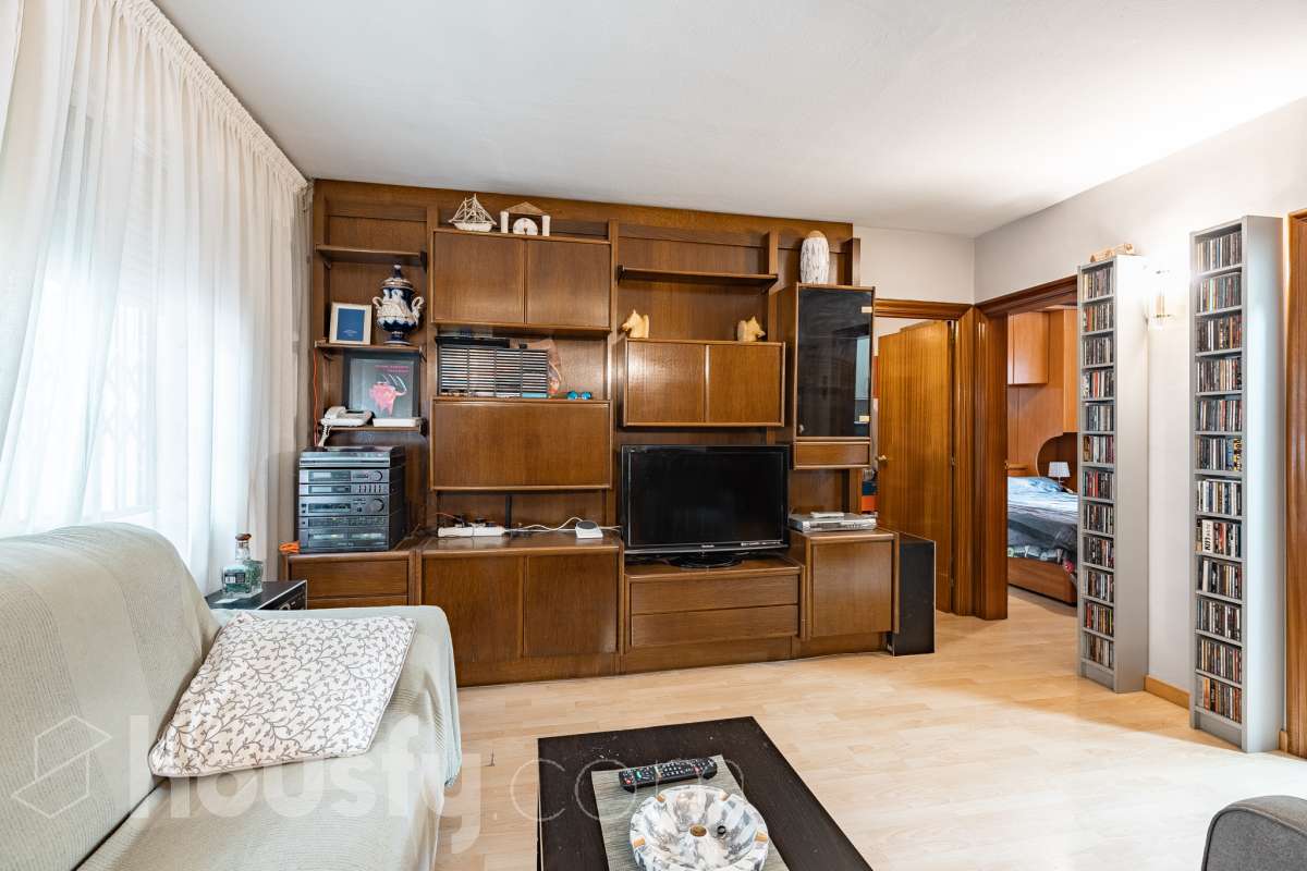 Piso en venta en Calle Guineueta, Nou Barris, Barcelona-1