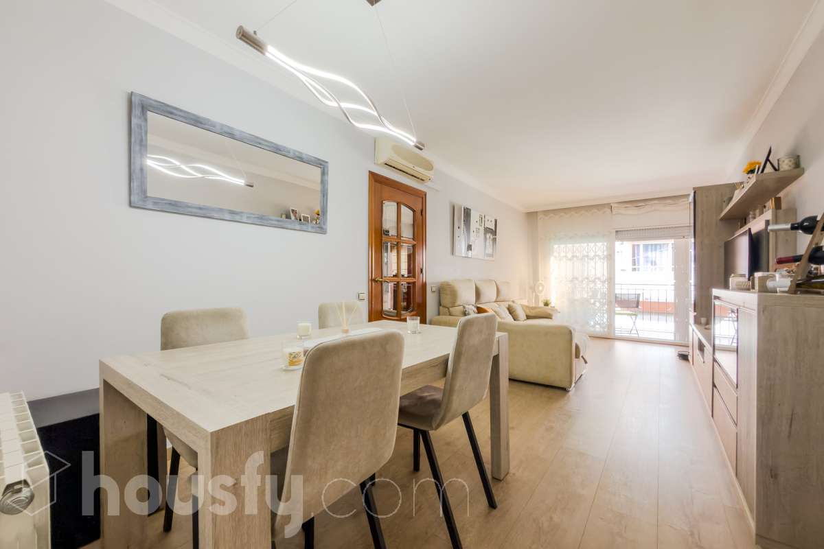 Piso en venta en Carrer Pons i Pons,  Santa Coloma de Gramenet-0