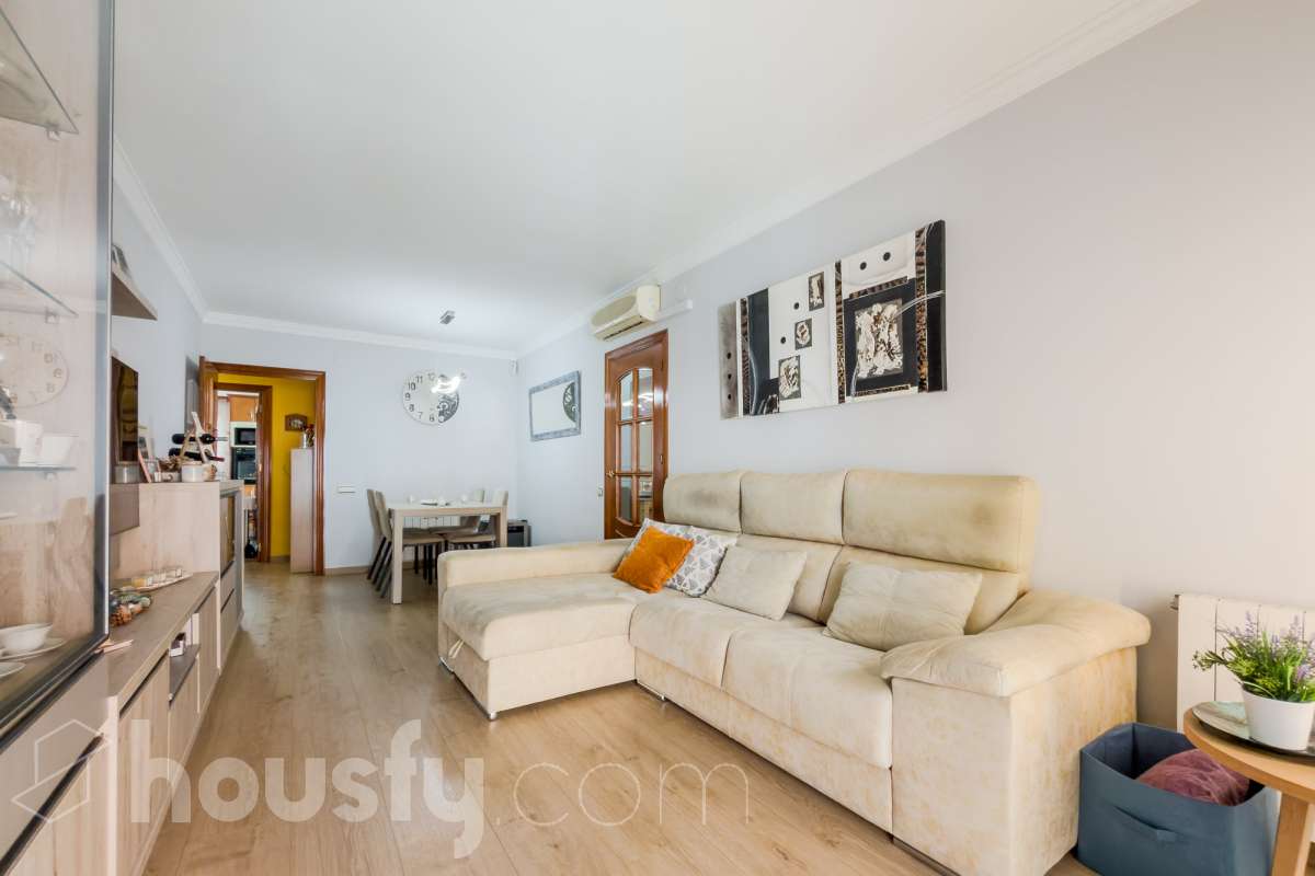 Piso en venta en Carrer Pons i Pons,  Santa Coloma de Gramenet-1