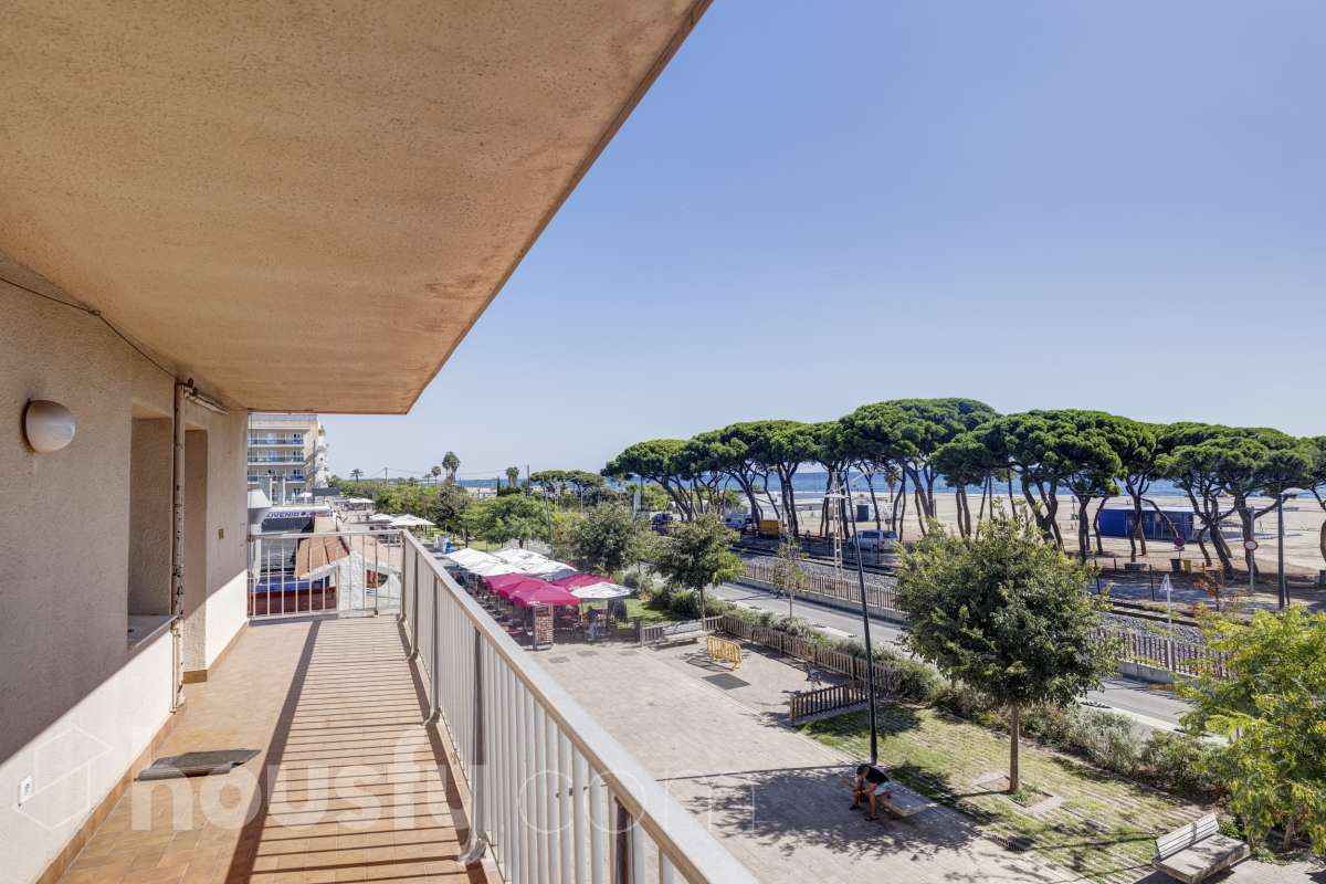 Piso en venta en Avenida Paisos catalans,  Malgrat de Mar-3