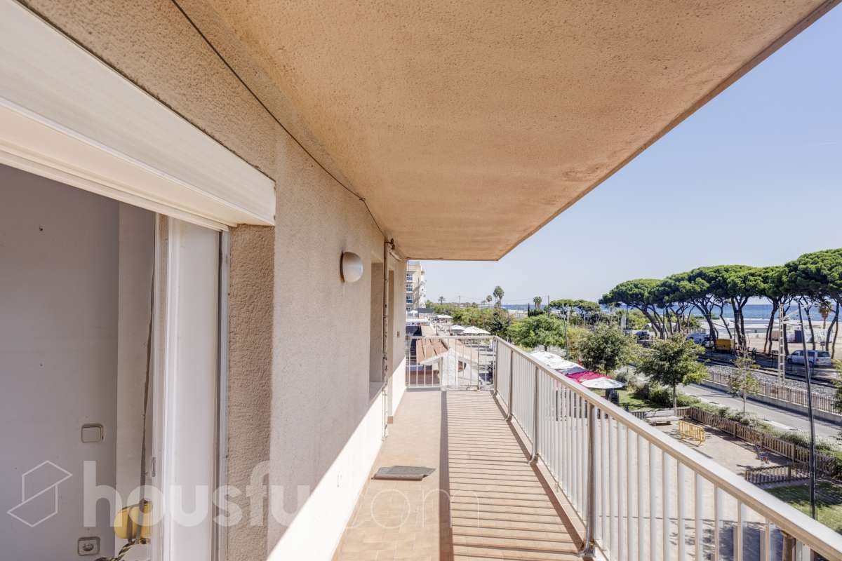 Piso en venta en Avenida Paisos catalans,  Malgrat de Mar-1