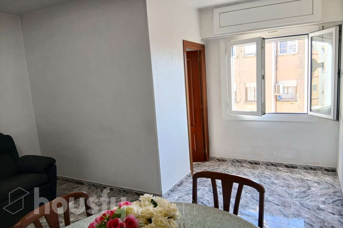 Piso en alquiler en Carrer d'Eduard Gibert i Riera,  Cornellà de Llobregat-1