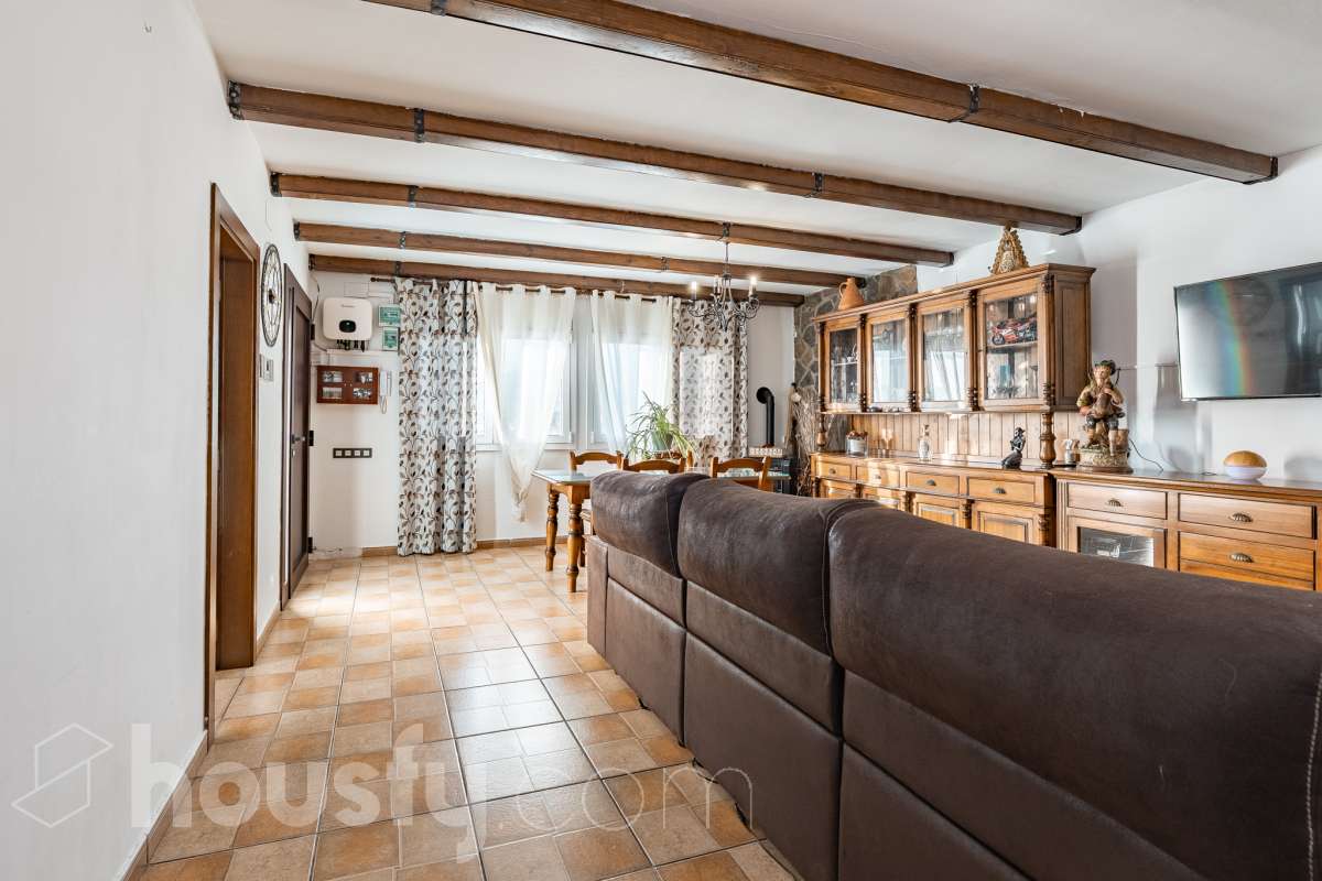 Casa en venta en Calle Sant Lluis,  Abrera-1