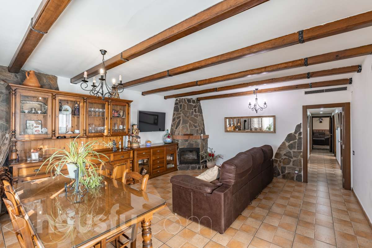 Casa en venta en Calle Sant Lluis,  Abrera-3