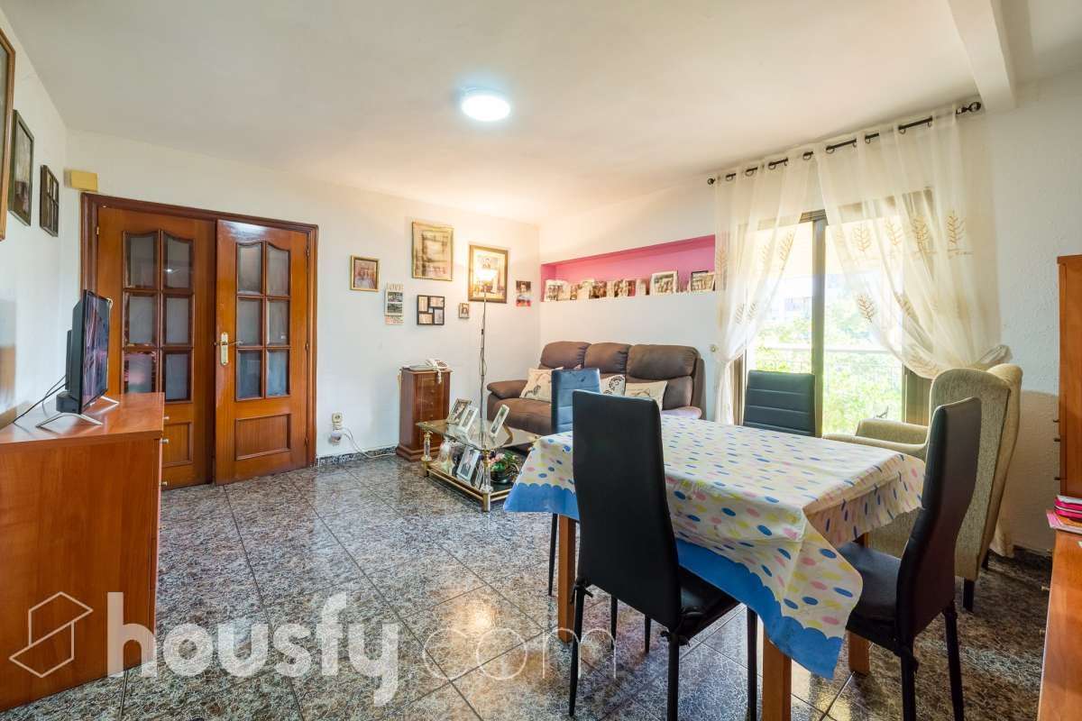 Piso en venta en Paseo Valldaura, Nou Barris, Barcelona-0