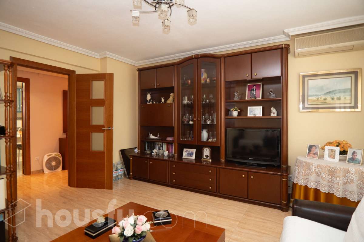 Piso en venta en Calle Barcelona, Plà del Bon Repòs-La Goleta-San Antón, Alicante / Alacant-1