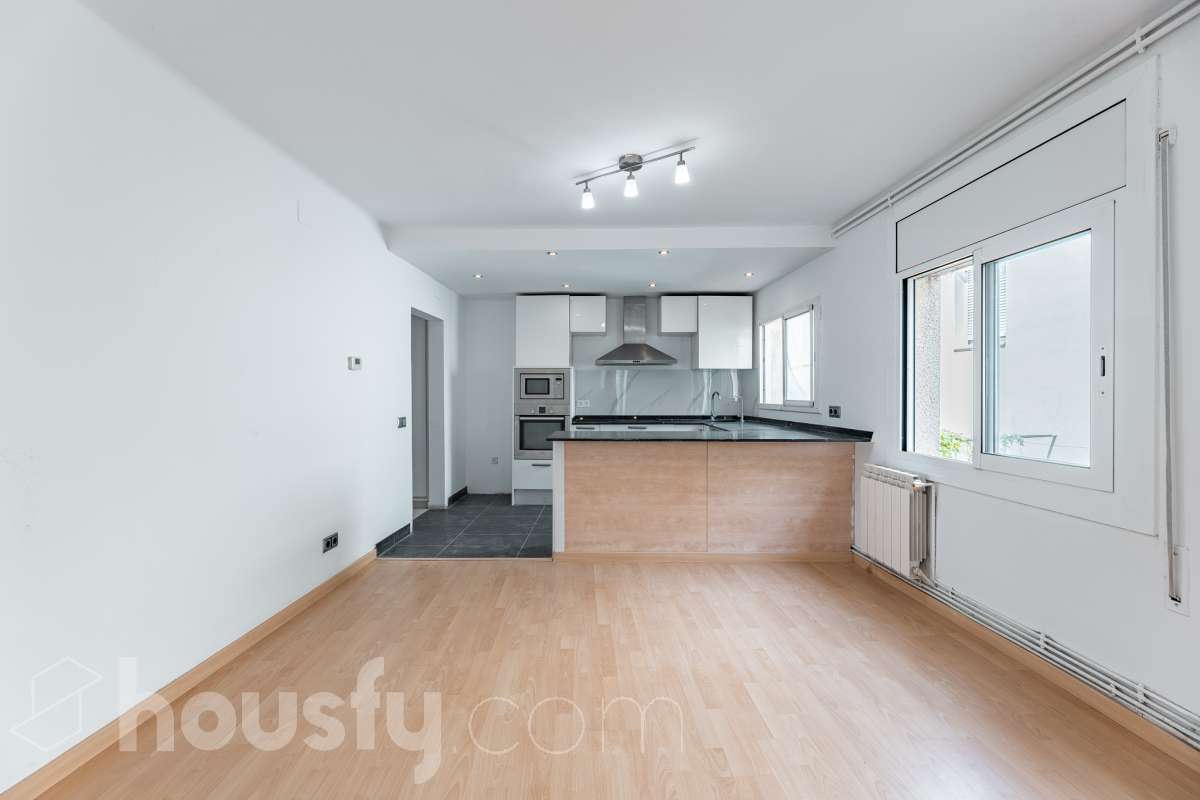 Piso en venta en Carrer de Balmes,  Sant Just Desvern-0