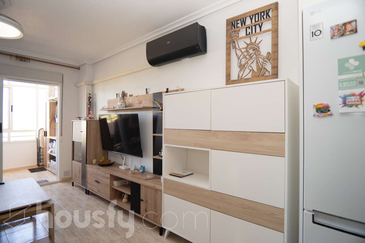 Piso en venta en Avenida de  Robleda,  Torrevieja-4