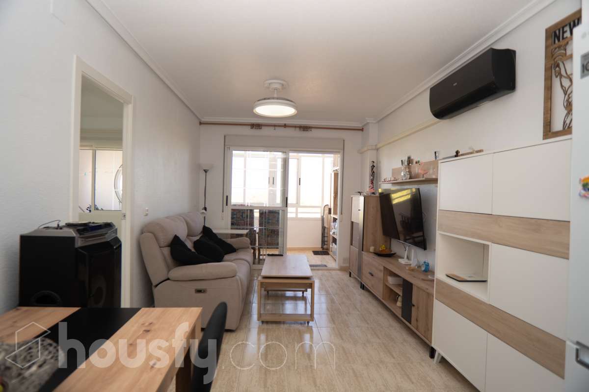 Piso en venta en Avenida de  Robleda,  Torrevieja-3