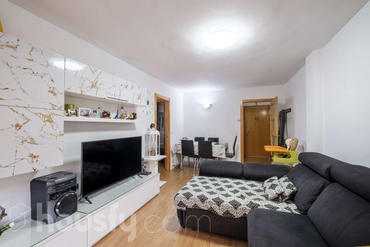 Piso en venta en Carrer de Menéndez y Pelayo, Sud, Terrassa-1