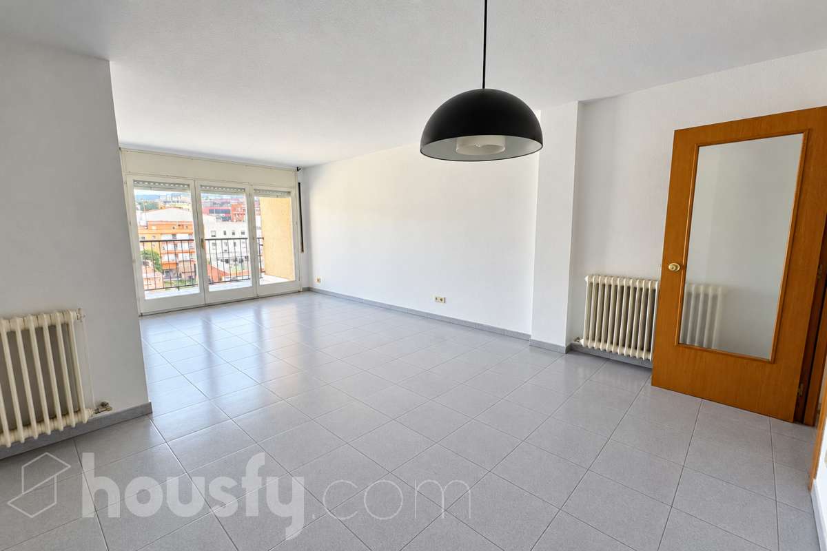 Piso en venta en Ronda Ferran d'en Puig,  Girona-2