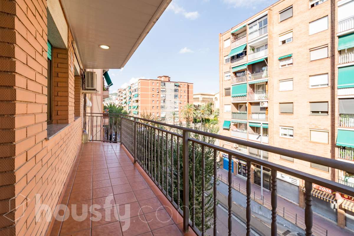 Piso en venta en Avinguda de Santa Coloma,  Santa Coloma de Gramenet-0