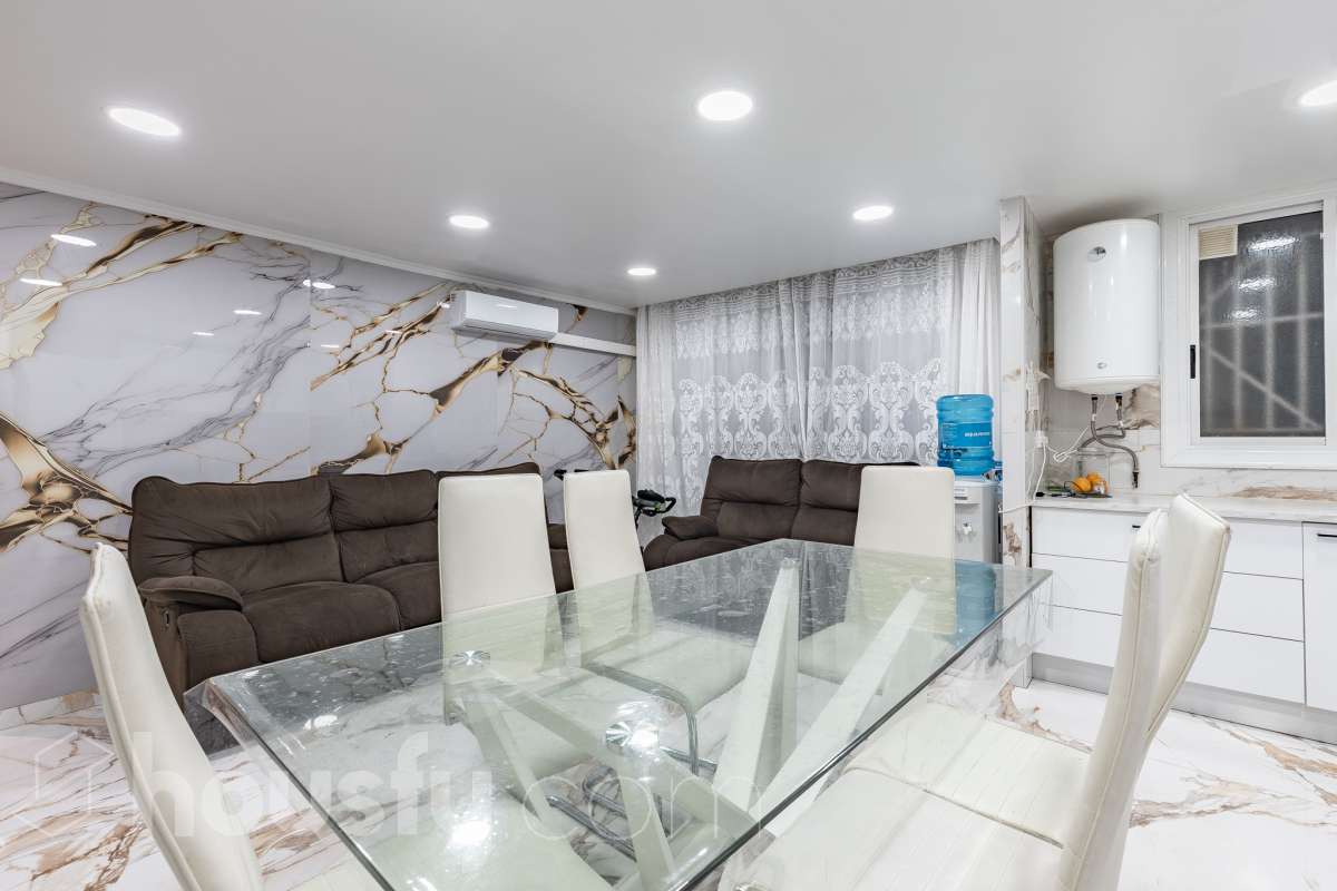 Bajo en venta en Avinguda de la Mediterrània,  Badia del Vallès-3