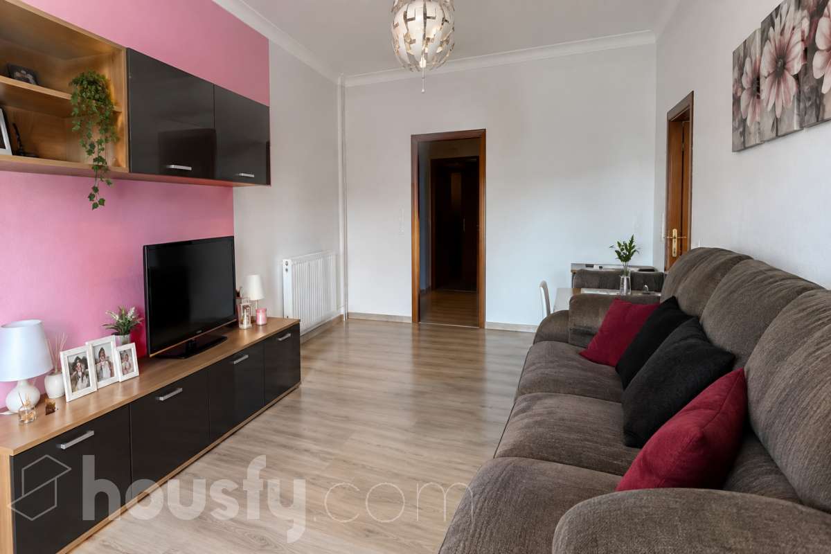 Piso en venta en Carrer de l'Empordà,  Badalona-0