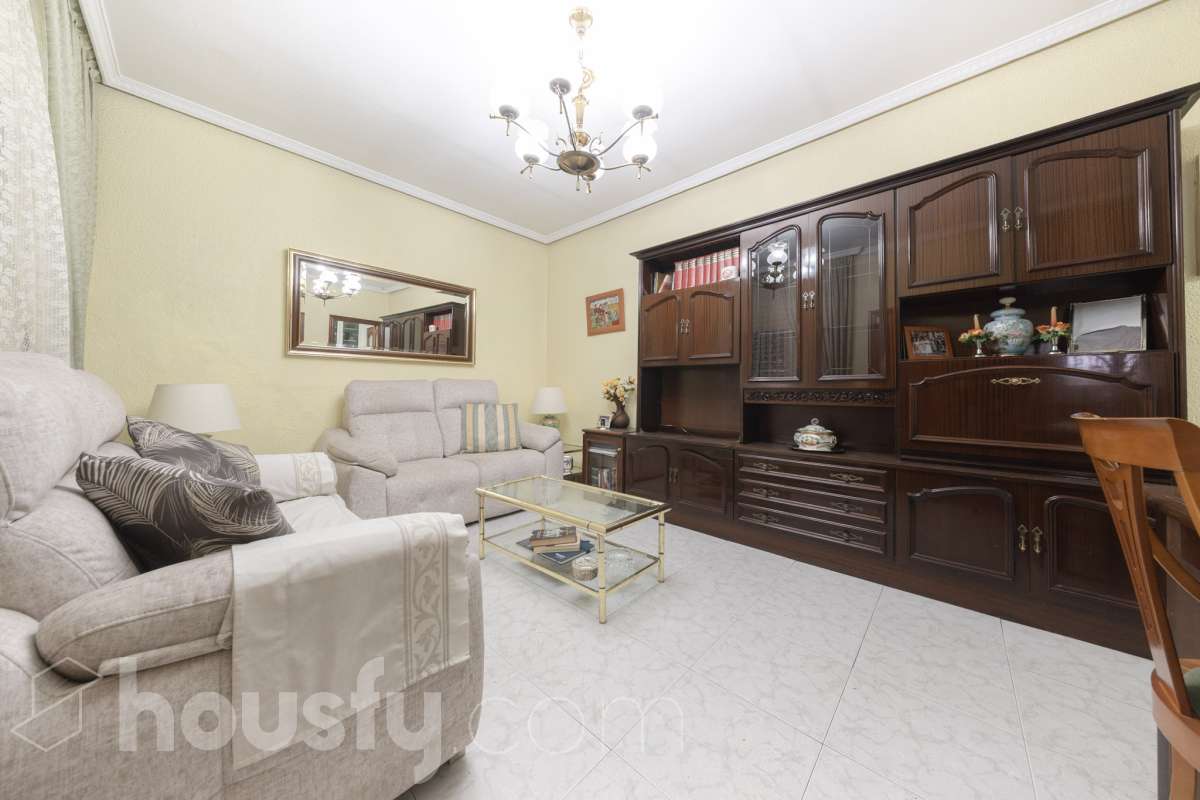 Casa en venta en Calle de Sicilia, Puente de Vallecas, Madrid-1