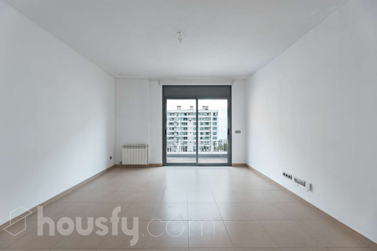 Piso en venta en Calle Barbera,  Cerdanyola del Vallès-1
