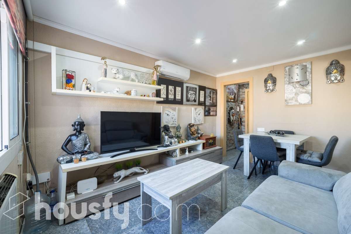 Piso en venta en Carrer Amapolas, Can Serra - Pubilla Cases, L'Hospitalet de Llobregat-1