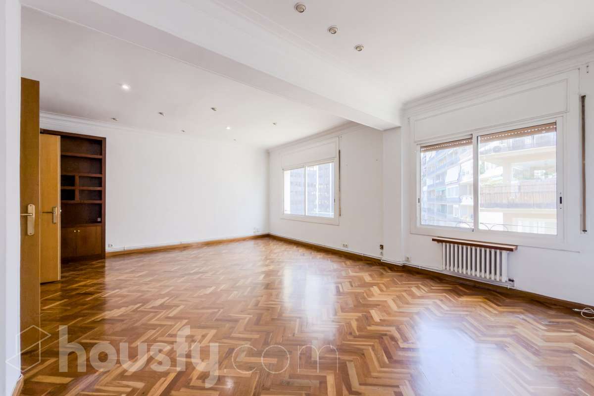Piso en venta en Carrer de Loreto, Les Corts, Barcelona-0