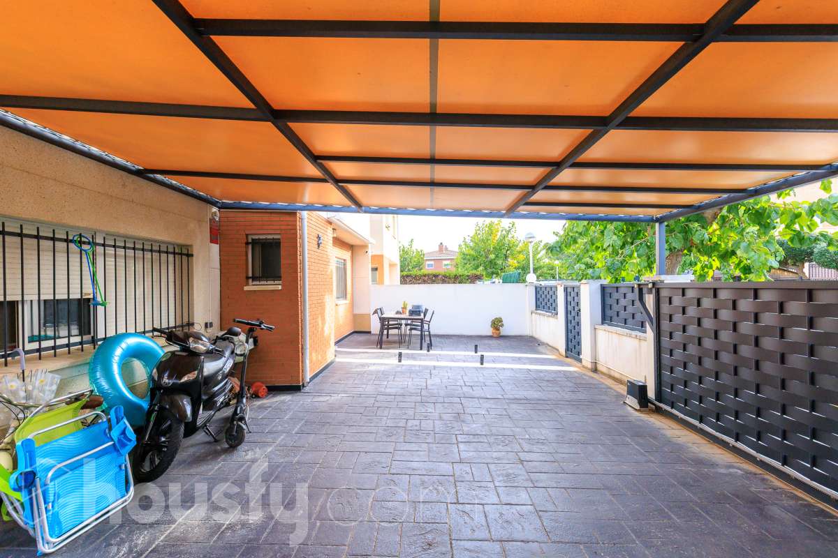 Casa en venta en CL MARGARIDA DE PRADES,  Salou-0