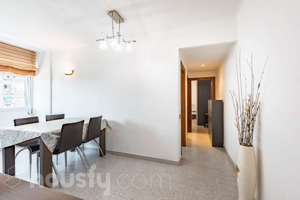 Piso en venta en Calle Acacia,  Cornellà de Llobregat-1