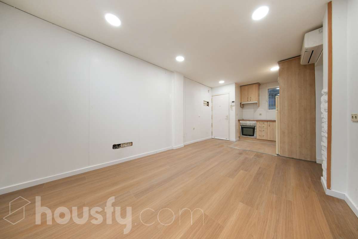Piso en venta en Avenida de Betanzos, Fuencarral, Madrid-1
