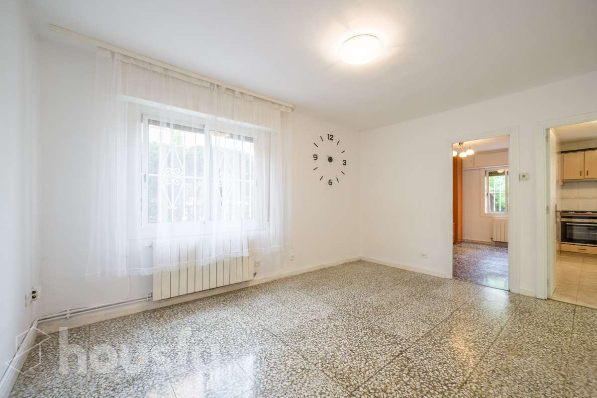Piso en venta en Calle Doctor letamendi, Horta Guinardó, Barcelona-1