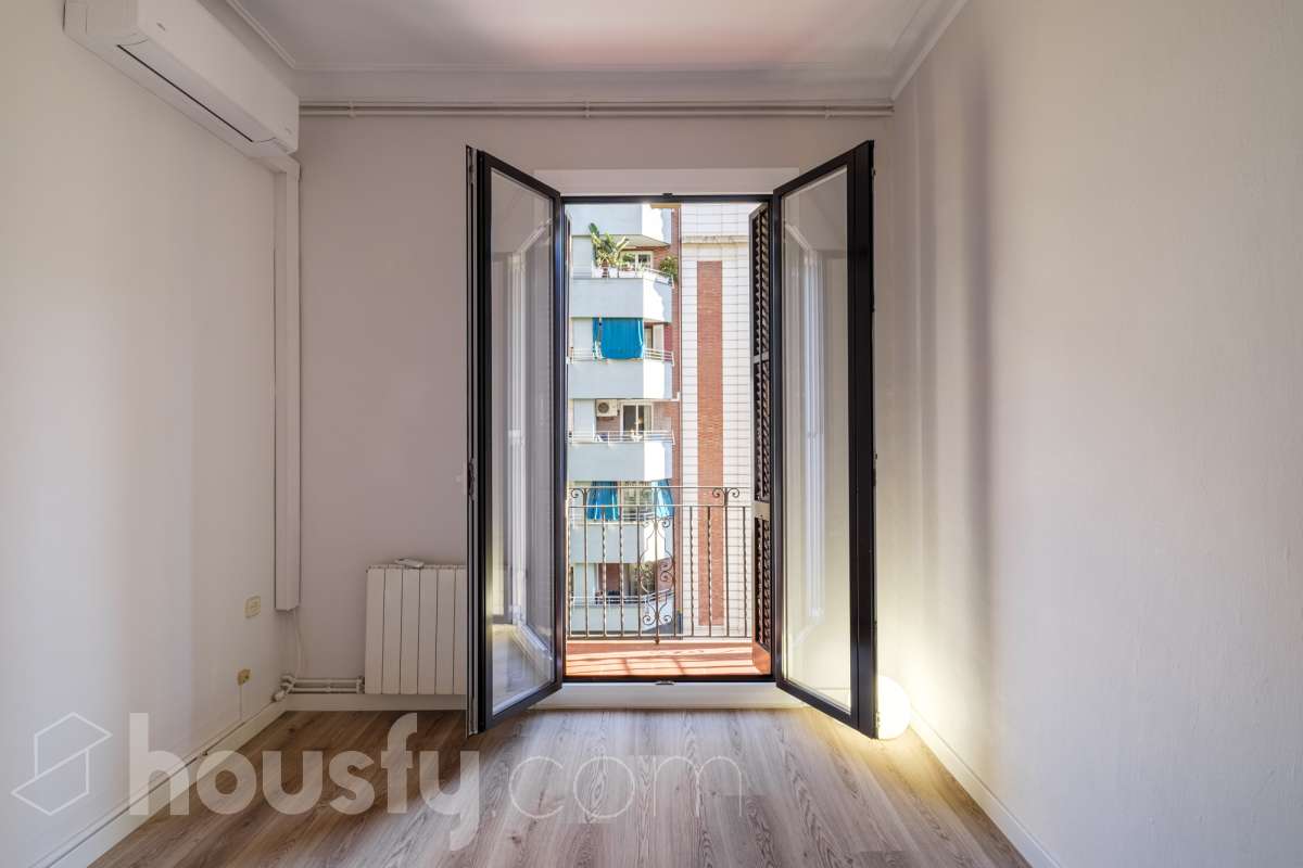 Piso en venta en Carrer de Provença, Eixample, Barcelona-1