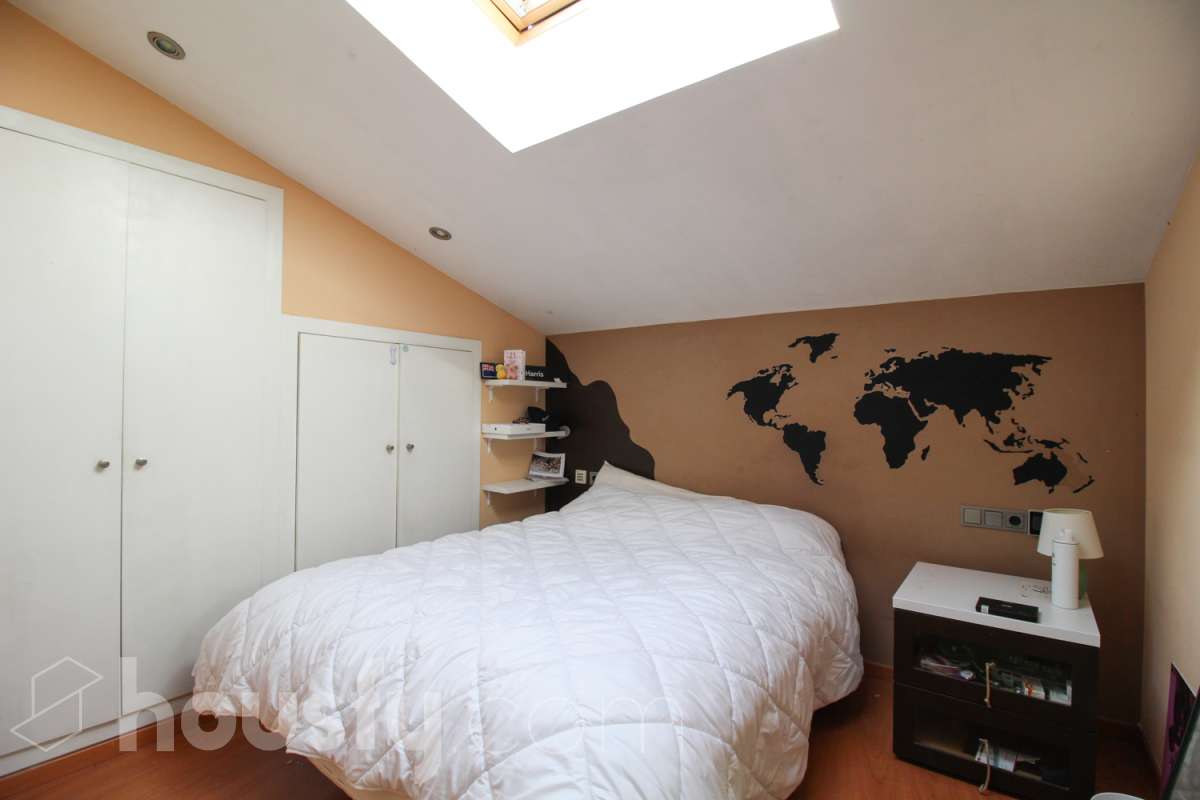 Dúplex en venta en Cort Reial,,  Girona-2