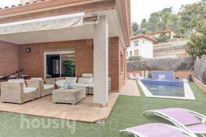 Casa en Carrer Frederic Soler Pitarra