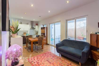 Bajo en Ronda del Guinardó