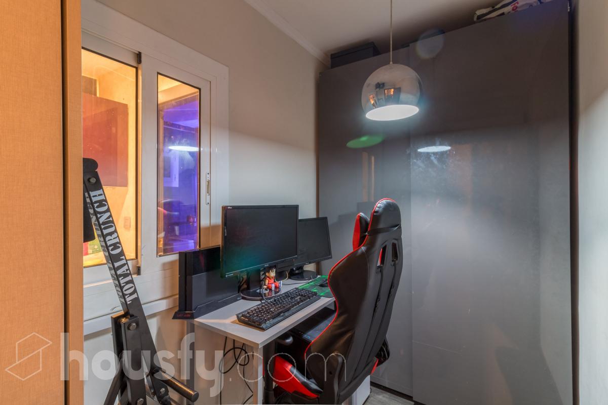 Piso en venta en Carrer de Llançà,  L'Hospitalet de Llobregat-1