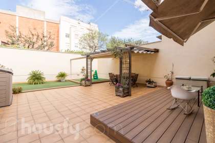 Bajo en Carrer de Sant Antoni Abat