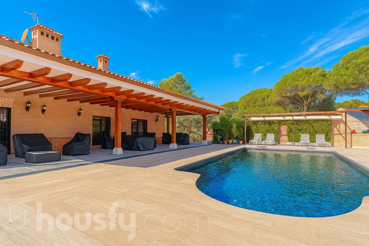 Piso en venta en Cl. Guadiana,  Villaviciosa de Odón-1