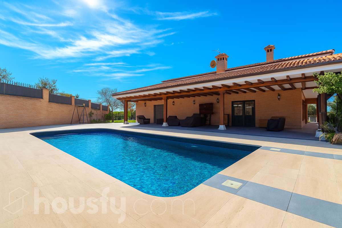 Piso en venta en Cl. Guadiana,  Villaviciosa de Odón-0