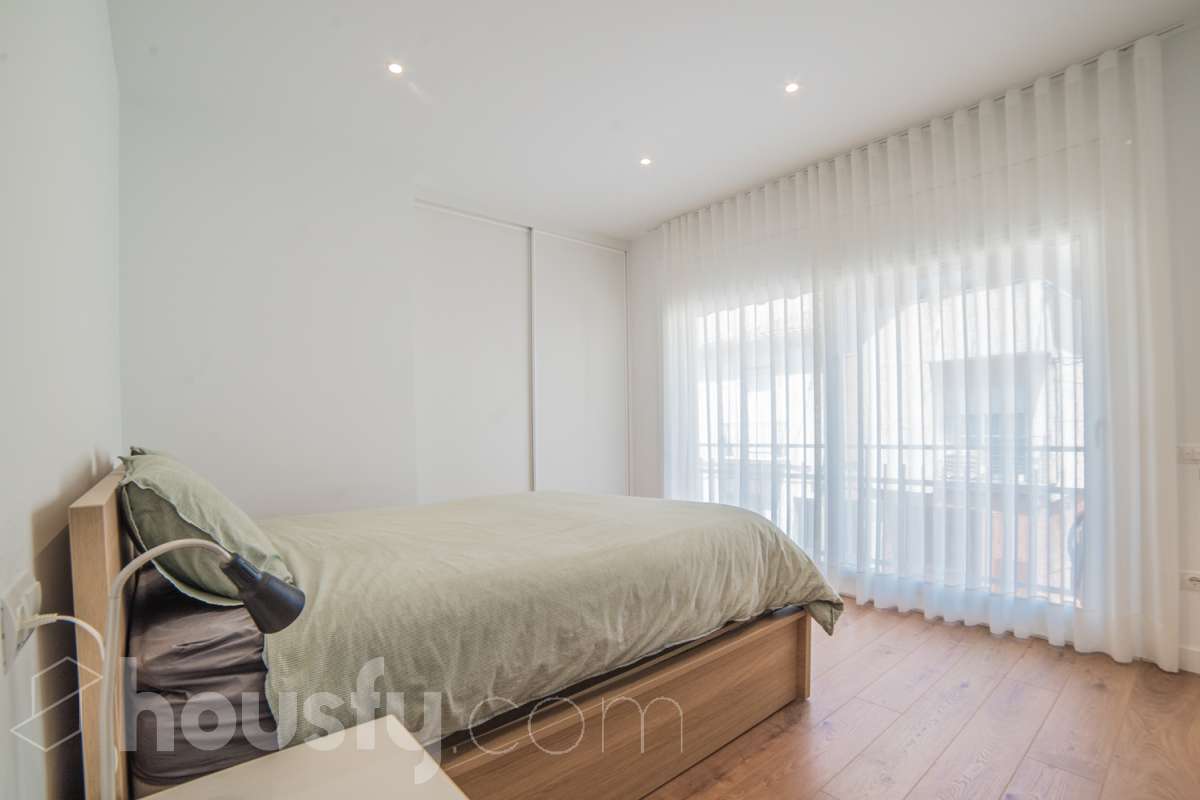 Piso en venta en Carrer d'Ègara, Nord-Oest, Terrassa-1