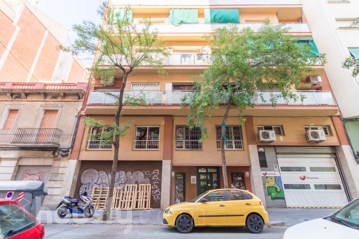 Piso en venta en Carrer de Piquer, Sants-Montjuïc, Barcelona-1