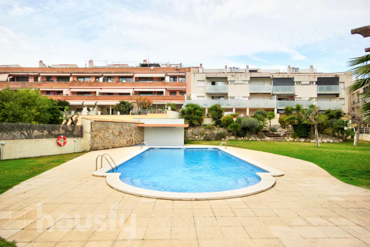 Piso en venta en Carrer Mossen Joan Avinyó,  Cubelles-2